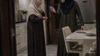 قبل ساعات من سفري، عدت إلى المنزل 