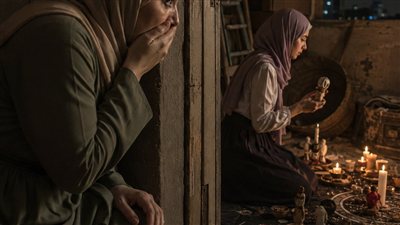 بنتي كانت كل يوم العصر تاخد كيس أسود وتطلع على السطوح بحجة إنها بتأكل قطط الشارع