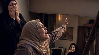 شوفت ابن ضرتي اللي مكملش 3سنين بيوقع من فوق البيت