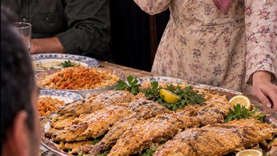 جوزي كان عازم العيله كلها عندنا على اكلة سمك