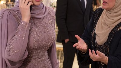 اخويا عزم خطيبته على فرحي